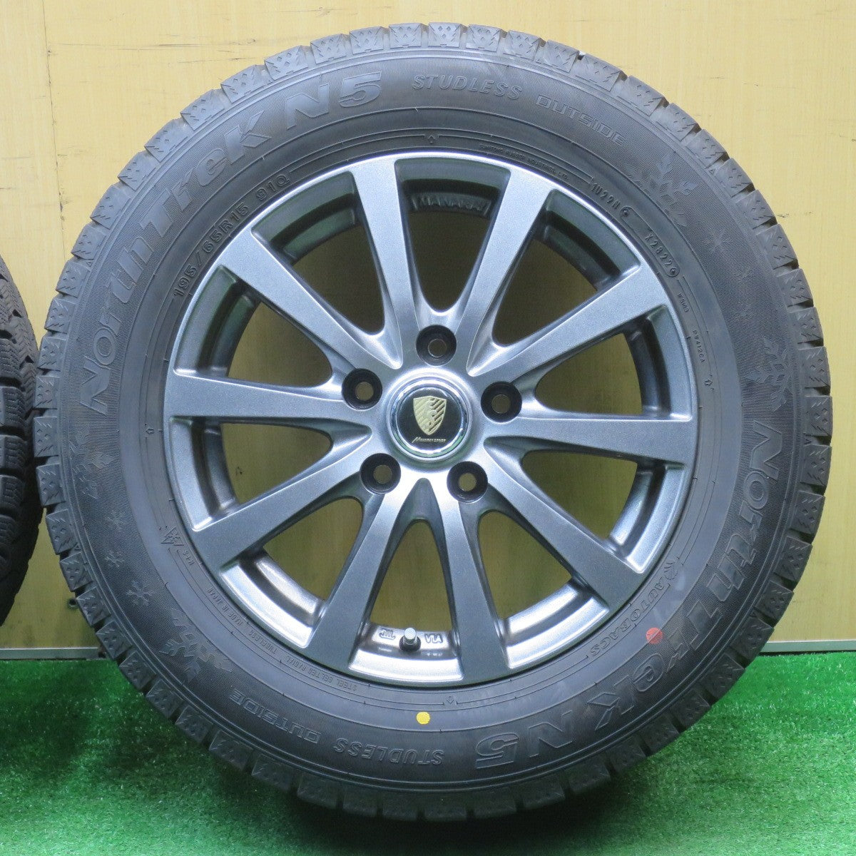 バリ溝！22年！9.5分★スタッドレス 195/65R15 オートバックス ノーストレック N5 MANARAY SPORT マナレイ スポーツ 15インチ PCD114.3/5H★5112104NJス