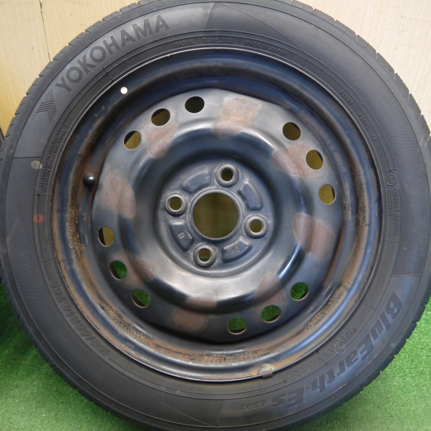 4本価格！23年◎155/65R14 ヨコハマ BluEarth-ES ES32 スチール ホイール ブルーアース 14インチ PCD100/4H◎6082107Hノ