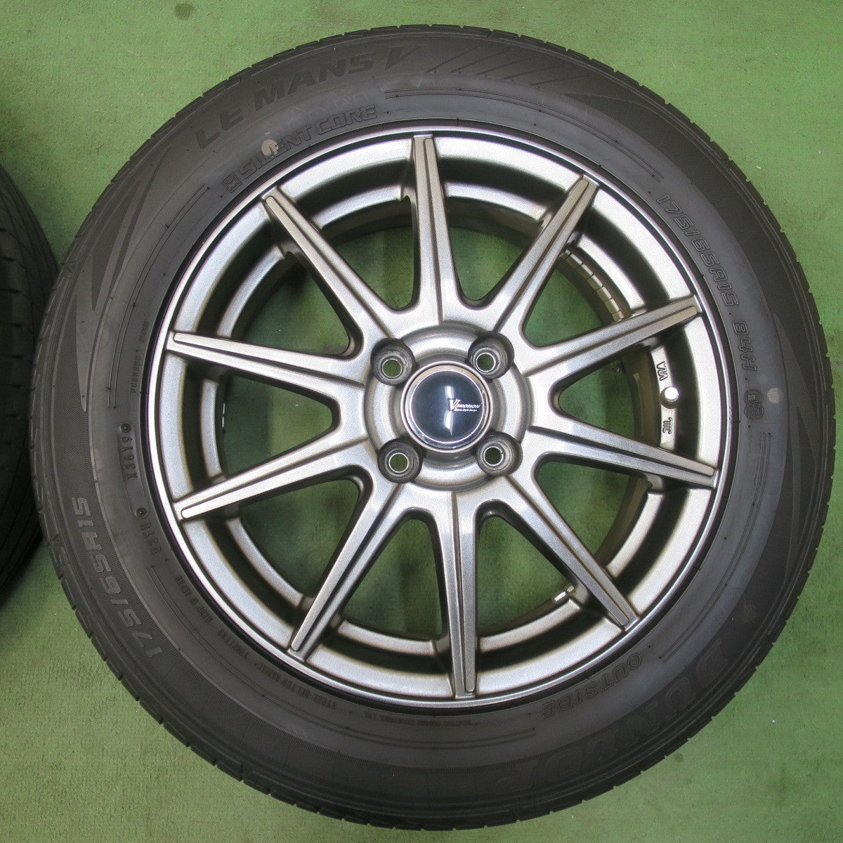 キレイ★175/65R15 ダンロップ LE MANS V VEMOTION ルマン5 Vエモーション 15インチ PCD100/4H★6010911イノ