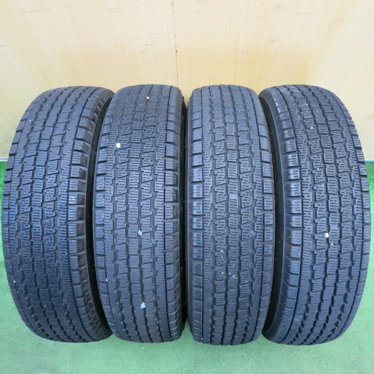 4本価格！25年◎スタッドレス 145/80R12 80/78N ブリヂストン W300 スチール ホイール 12インチ PCD100 110 114.3/4H マルチ◎6090606HAス
