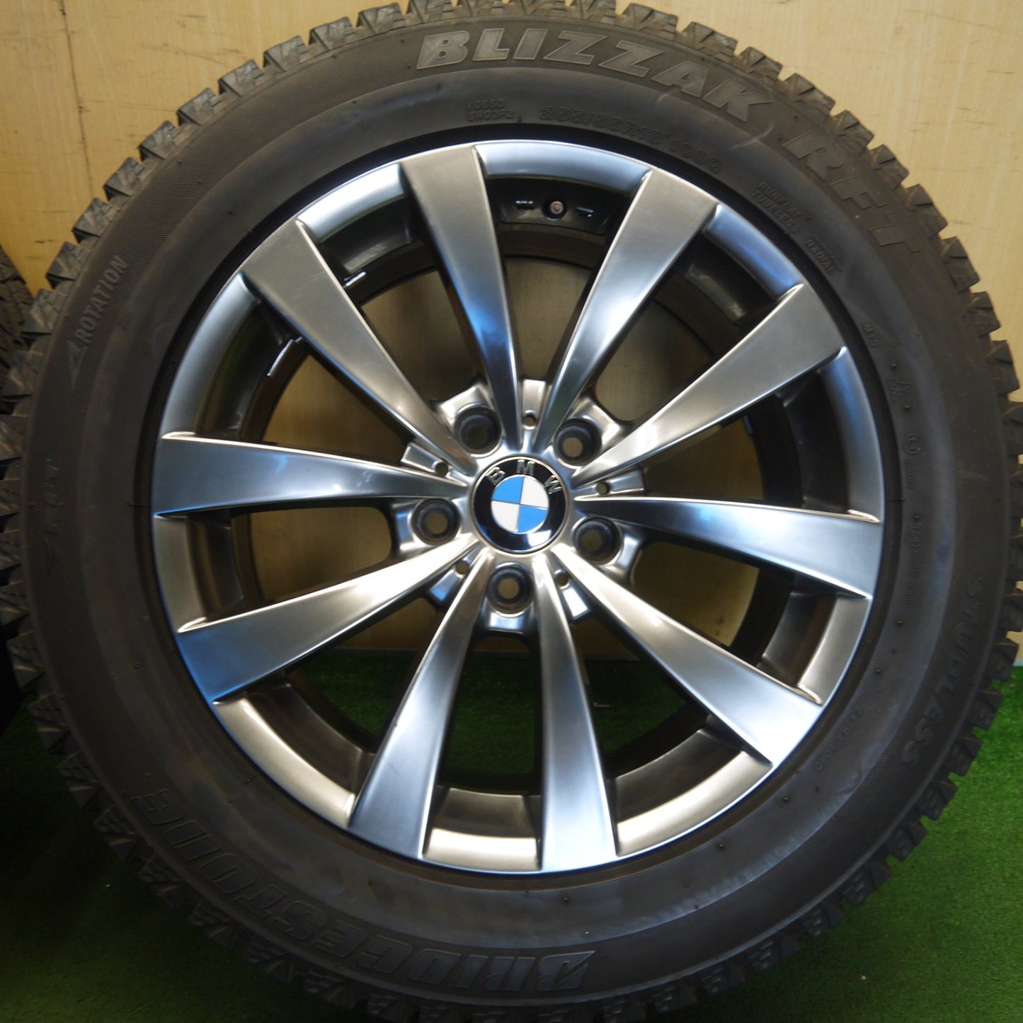 キレイ◎BMW 等 MOTEC GLEN 255/55R18 スタッドレス ブリヂストン ブリザック RFT モーテック グレン 18インチ PCD120/5H◎6081807Hス