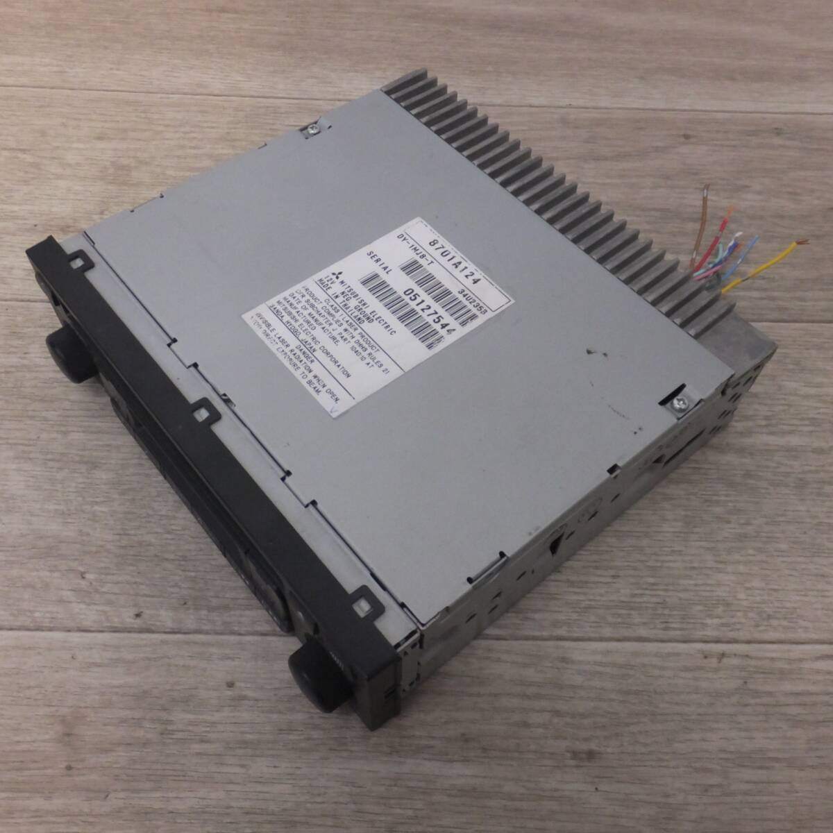 [送料無料] ジャンク★三菱 MITSUBISHI 純正 カーオーディオ CDプレーヤー U235 8701A124 DY-1MJ8-T★