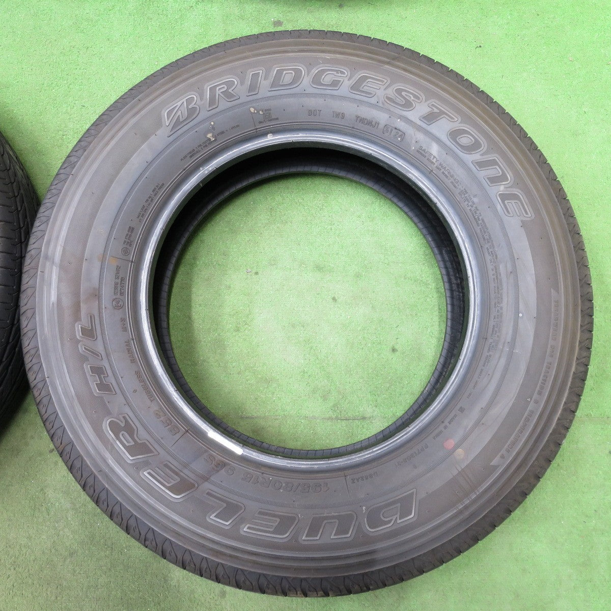 バリ溝！24年！9.5分★195/80R15 ブリヂストン デューラー H/L 852 DUELER タイヤ 15インチ ジムニー ノマド シエラ 等★6021603NGノタ