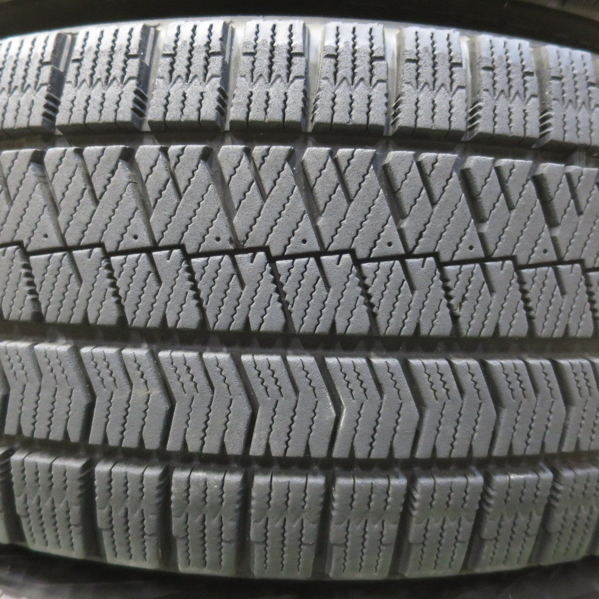 バリ溝！キレイ！9.5分★ベンツ Aクラス W177 Bクラス CLAクラス 純正 225/45R18 スタッドレス ブリヂストン ブリザック VRX2 18インチ PCD112/5H★6051405イス