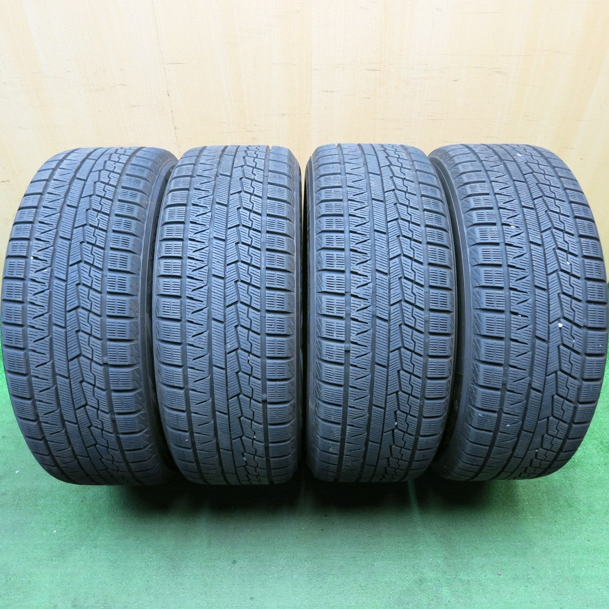バリ溝！21年！キレイ！9.5分★スタッドレス 235/50R18 ヨコハマ アイスガード iG70 GRASS グラス 18インチ PCD114.3/5H★5062103HAス