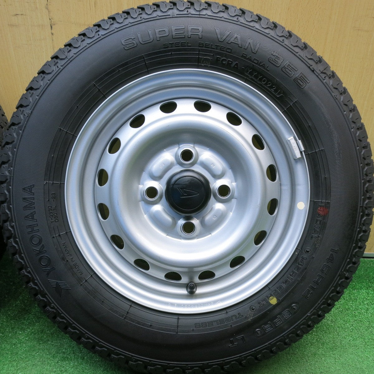 バリ溝！キレイ！ほぼ10分★ダイハツ ハイゼット 純正 スチール 145R12 6PR ヨコハマ SUPER VAN 355 スーパー バン 12インチ PCD100/4H★6040513HAノ