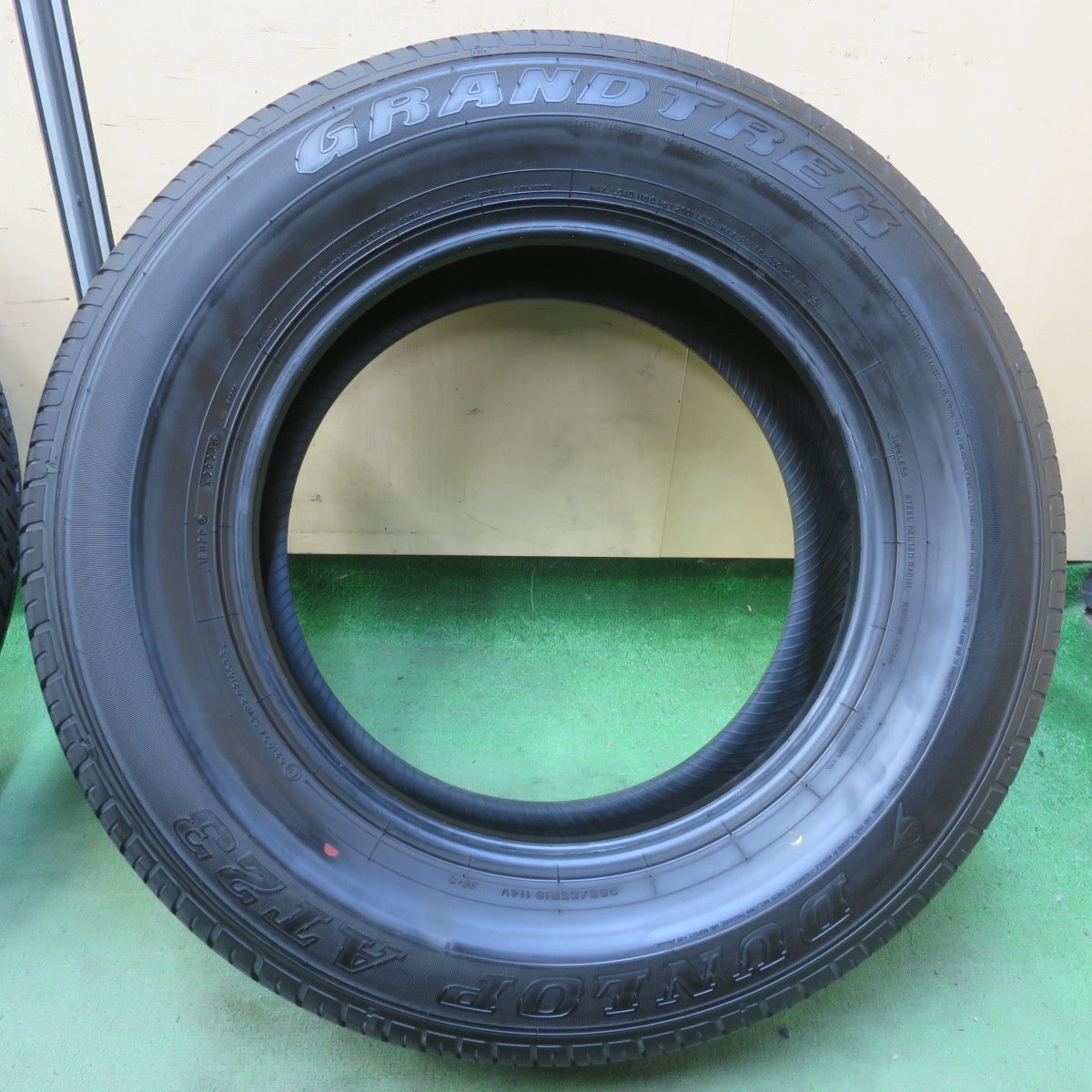 新車外し！24年★265/65R18 ダンロップ AT23 グラントレック タイヤ 18インチ ランクル 250 300 等★6050607イノタ