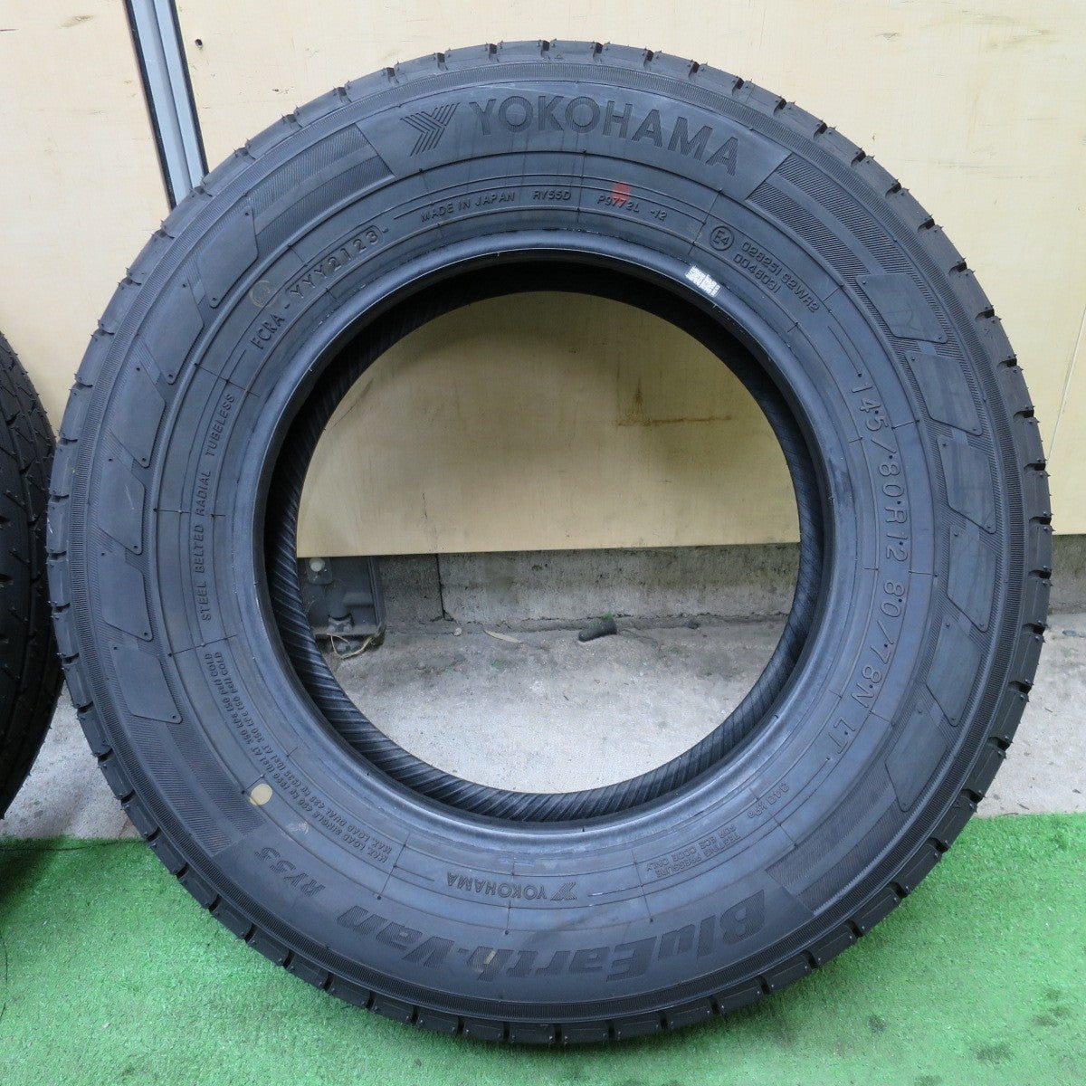 新車外し！23年★145/80R12 80/78N ヨコハマ BluEarth-Van RY55 ブルーアース タイヤ 12インチ 軽トラ 軽バン エブリィ キャリィ 等★6042903NGノタ