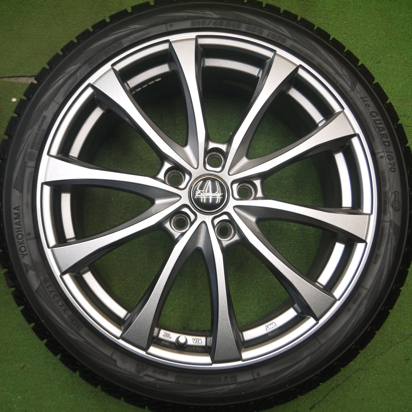 [送料無料] 超バリ溝！23年！キレイ！ほぼ10分★スタッドレス 215/45R18 ヨコハマ アイスガード iG70 Exceeder エクシーダー 18インチ PCD114.3/5H★5022604Hス