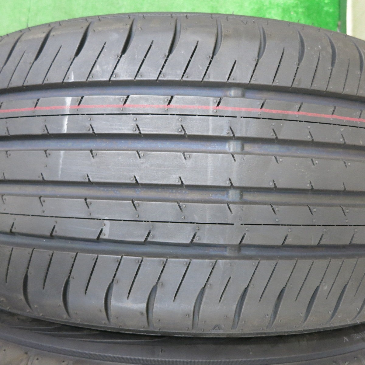 [送料無料] 新車外し！24年★245/45R20 ダンロップ e.SPORTMAXX タイヤ 20インチ eスポーツマックス クラウンセダン ハリアー RAV4 CX-8 CX-5等★5011604NJノタ