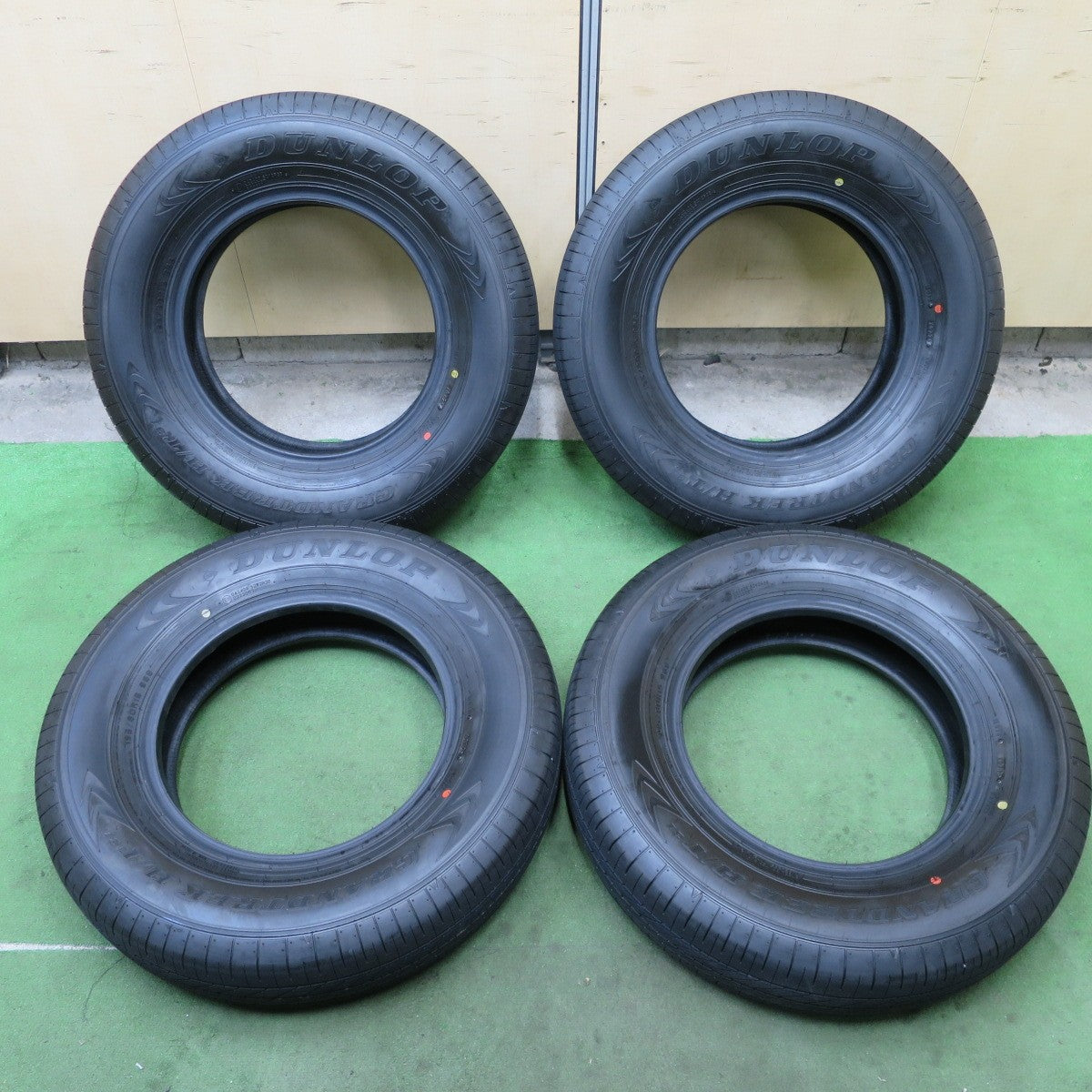 新車外し！26年★195/80R15 ダンロップ グラントレック H/T31 タイヤ 15インチ ジムニーシエラ ジムニーノマド 等★6040302NGノタ