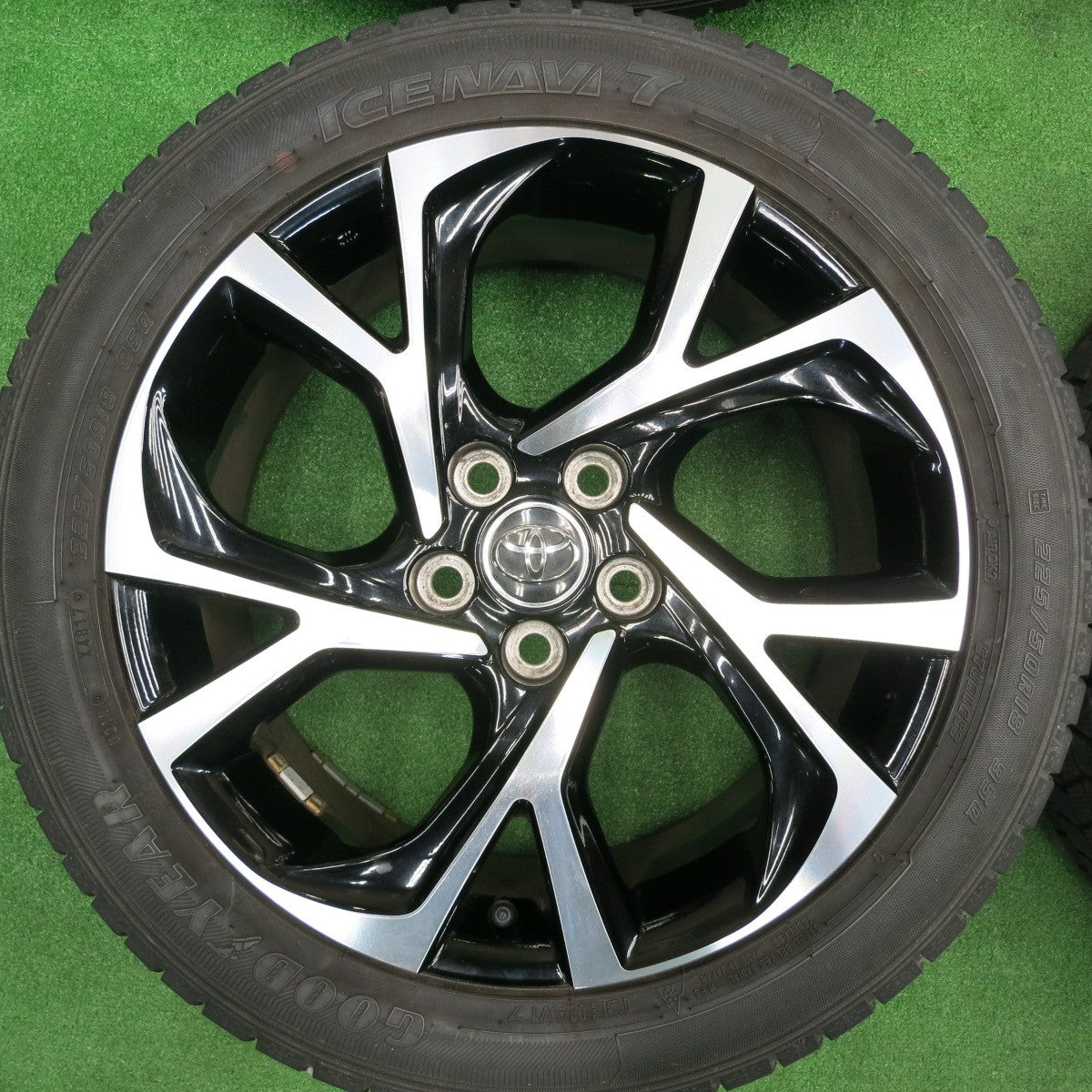 [送料無料] 4本価格★トヨタ C-HR 純正 225/50R18 スタッドレス グッドイヤー アイスナビ7 18インチ CHR PCD114.3/5H★4120505TNス