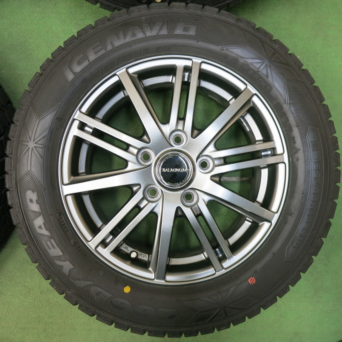 [送料無料] バリ溝！キレイ！ほぼ10分★スタッドレス 195/65R15 グッドイヤー アイスナビ6 BALMINUM バルミナ 15インチ PCD114.3/5H★4122509SYス