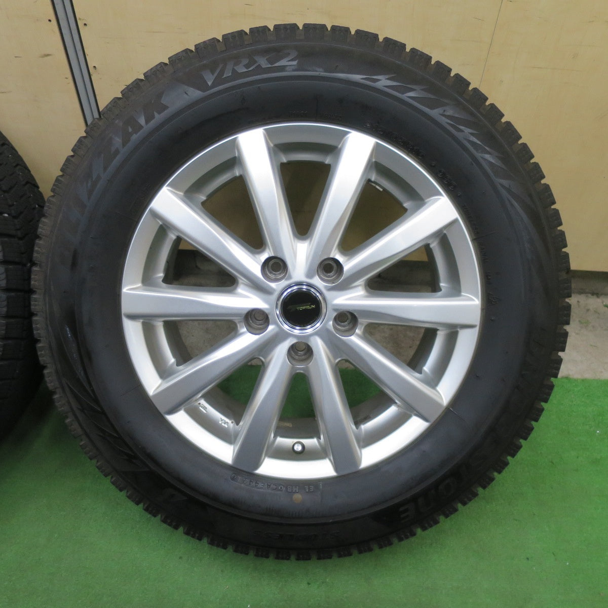 バリ溝！9分★スタッドレス 215/65R16 ブリヂストン ブリザック VRX2 TOPRUN トップラン 16インチ PCD114.3/5H★6022105TTス