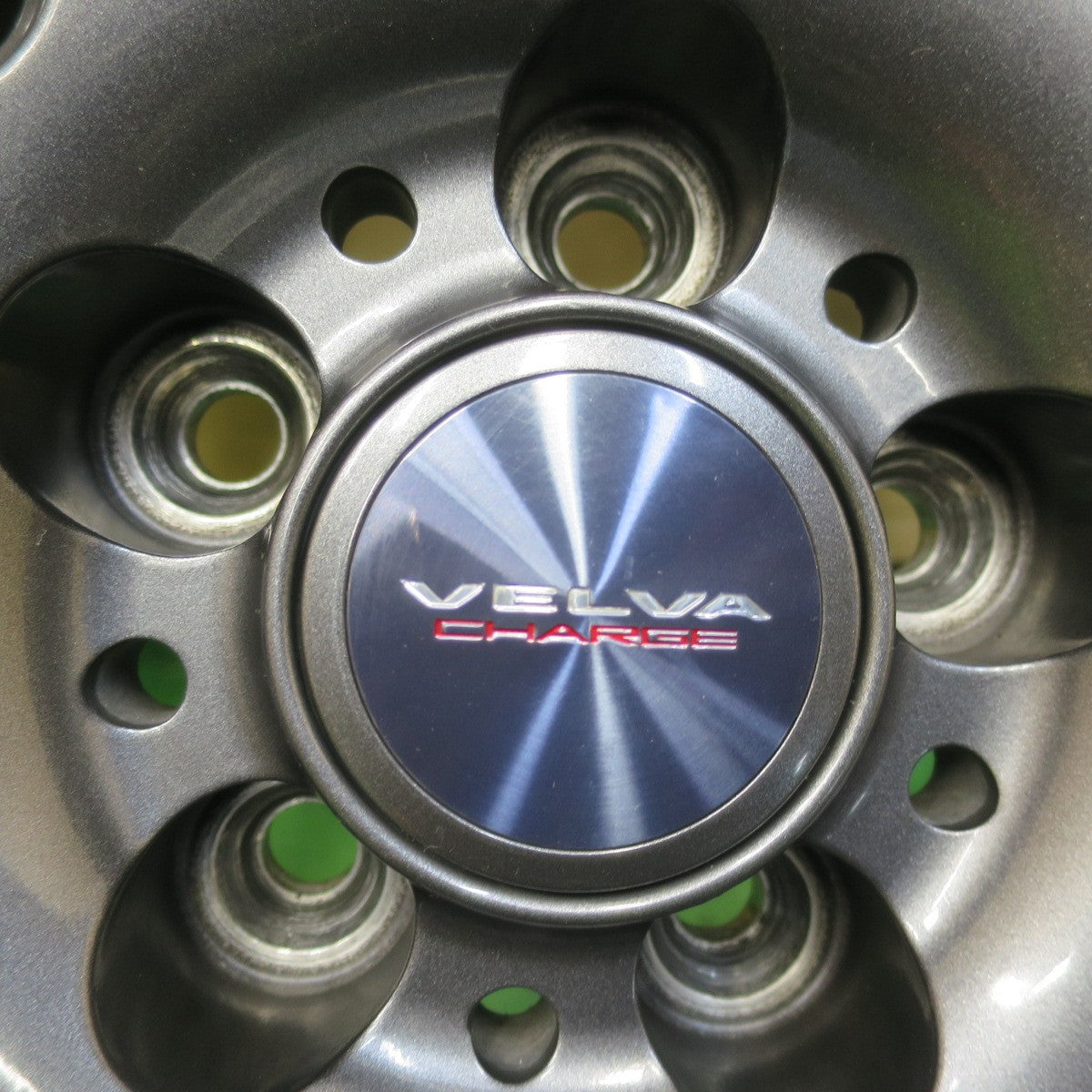 バリ溝！22年！キレイ！9.5分★シエンタ 等 185/60R15 スタッドレス ダンロップ ウインターマックス WM02 VELVA CHARGE ヴェルヴァ チャージ 15インチ PCD100/5H★5111205イス