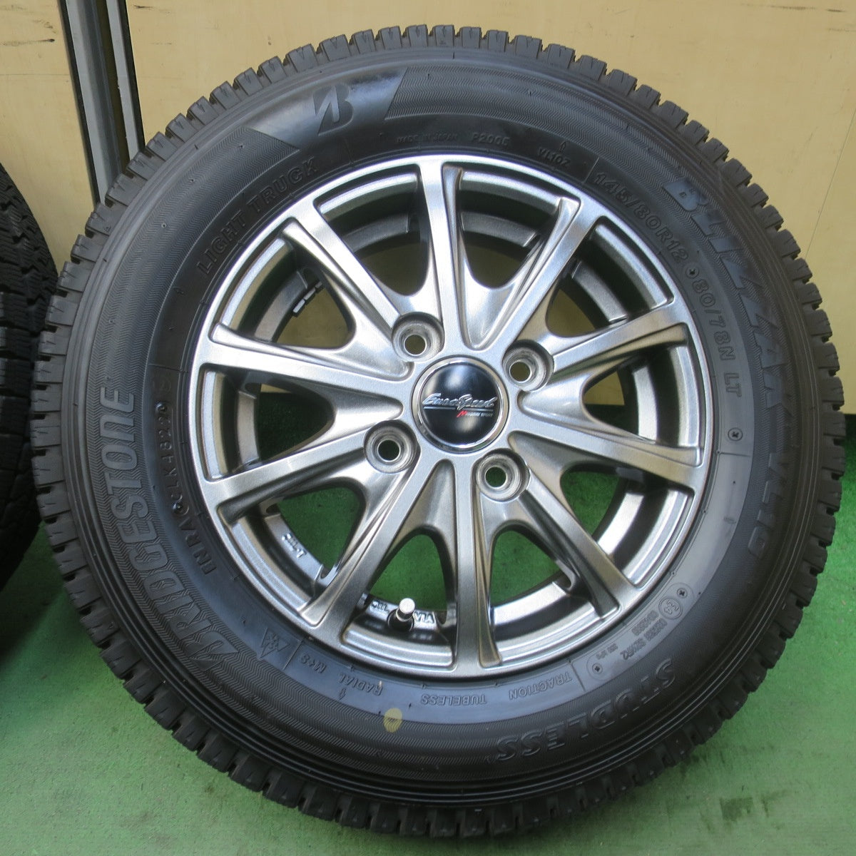 バリ溝！22年！キレイ！9.5分◎スタッドレス 145/80R12 80/78N ブリヂストン ブリザック VL10 EuroSpeed MANARAY SPORT ユーロスピード 12インチ PCD100/4H◎6101702イス
