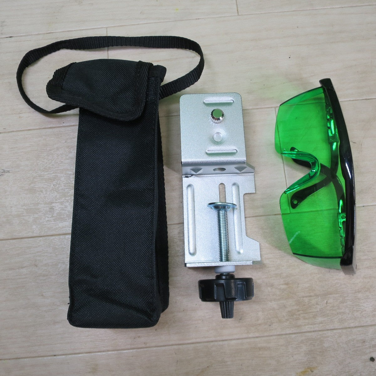 美品！バッテリー2個☆マキタ 充電式 屋内・屋外 兼用 フルライン レーザー 墨出器 SK507GD 受光器 LDG-6 充電器 makita☆