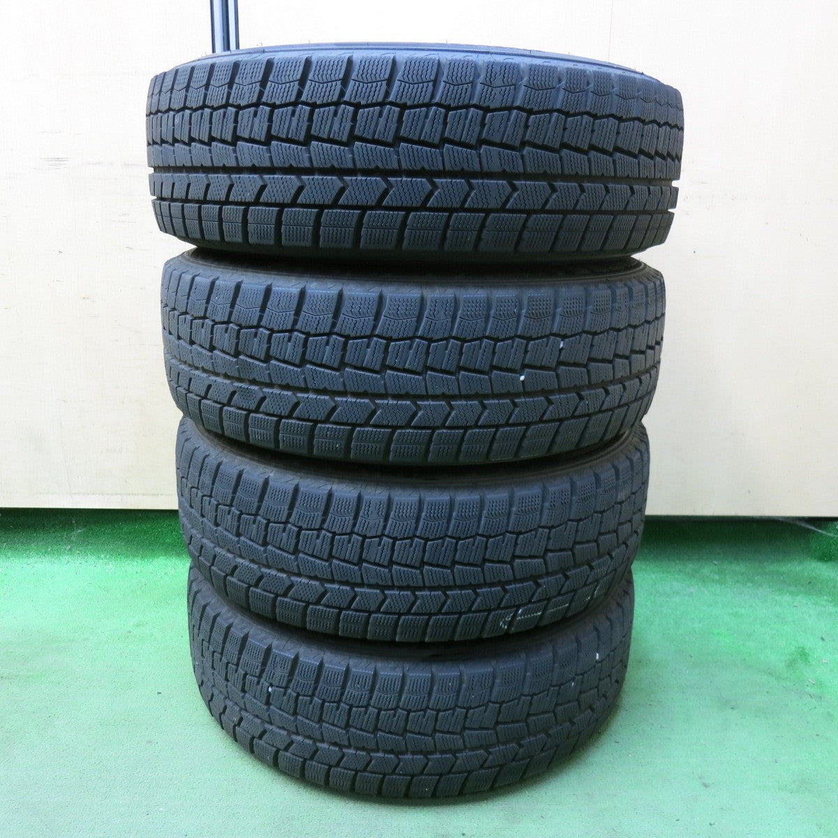 バリ溝！24年！9.5分★スタッドレス 195/60R16 ダンロップ ウインターマックス WM02 JOKER ジョーカー 16インチ PCD114.3/5H★5072316SYス