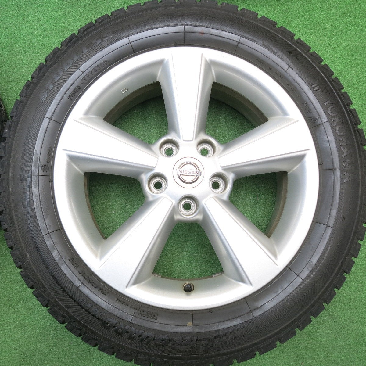 バリ溝！キレイ！9分★日産 デュアリス 純正 215/60R17 スタッドレス ヨコハマ アイスガード iG20 17インチ PCD114.3/5H★5122009HAス