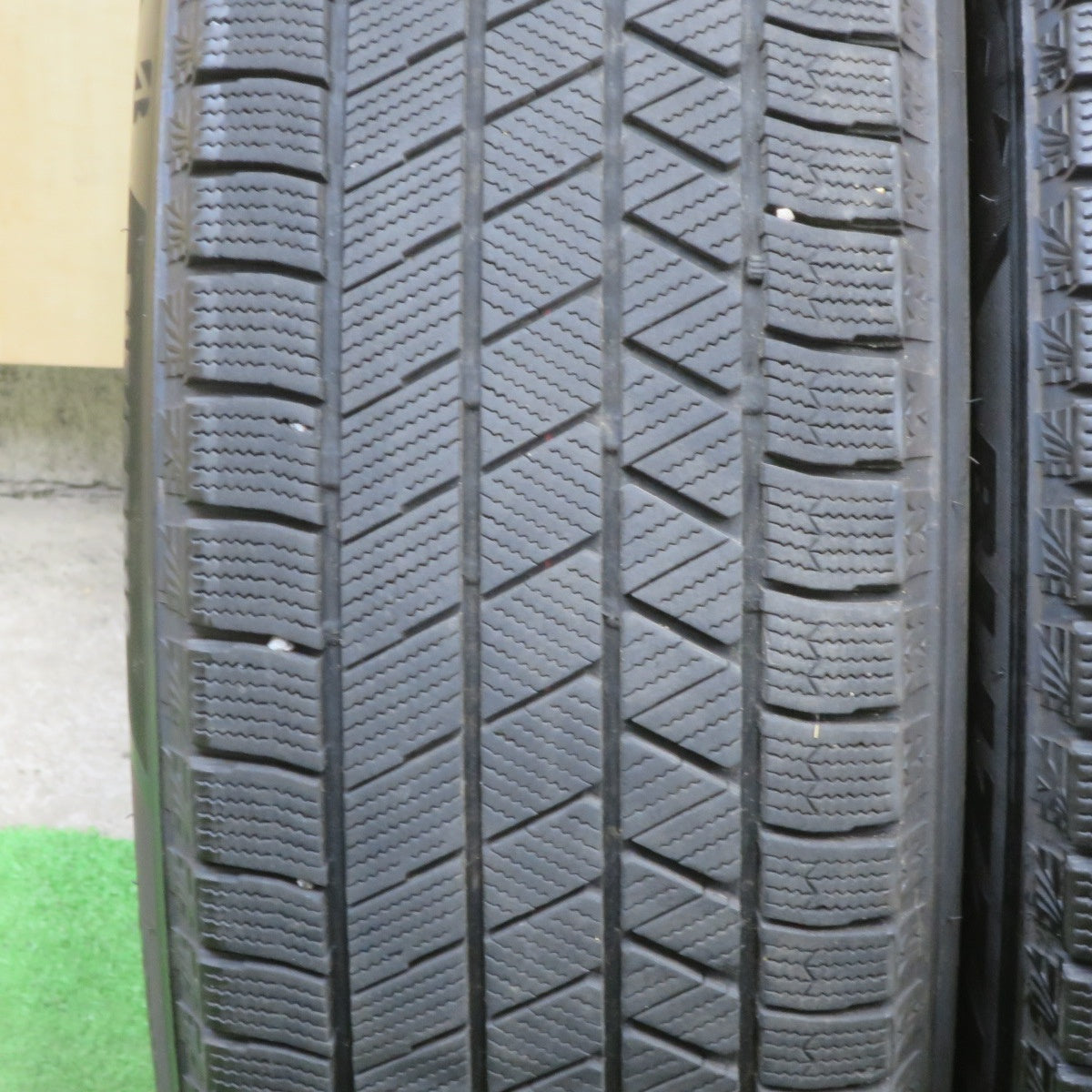 バリ溝！22年！キレイ！9.5分★スタッドレス 215/65R16 ブリヂストン ブリザック VRX3 XTREME-J XJ エクストリームJ 16インチ PCD114.3/5H★6021903TTス