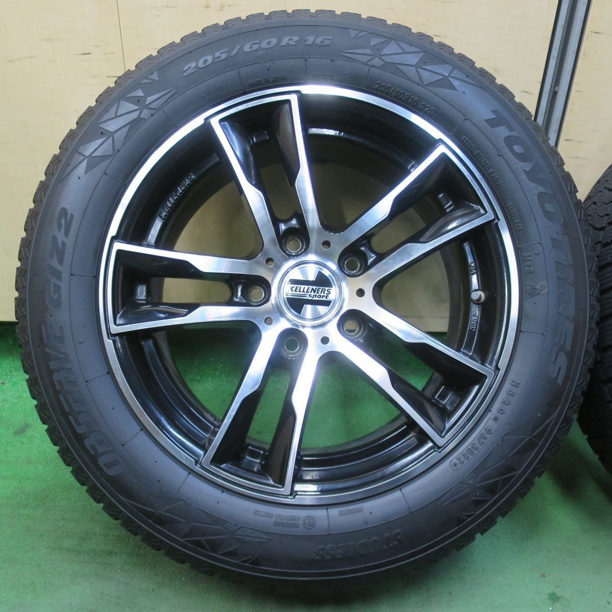 バリ溝！22年！9分★BMW 等 KELLENERS Sport 205/60R16 スタッドレス トーヨー オブザーブ GIZ2 ケレナーズ スポーツ 16インチ PCD120/5H★5122302イス