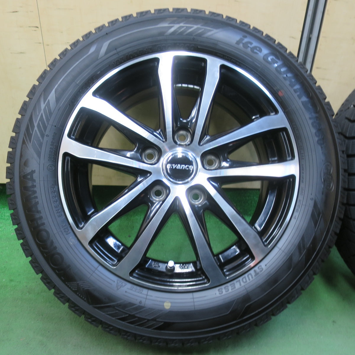 バリ溝！22年！9.5分★スタッドレス 185/65R15 ヨコハマ アイスガード iG60 evance HA1 エヴァンス 15インチ PCD114.3/5H★5112810イス