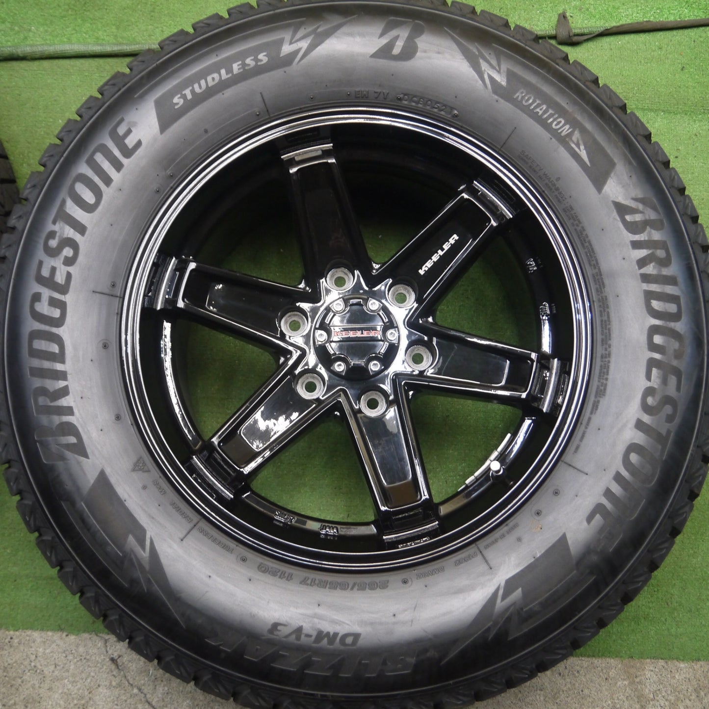 *送料無料* バリ溝！21年！キレイ！9.5分★スタッドレス KEELER 265/65R17 ブリヂストン ブリザック DM-V3 TACTICS キーラー タクティクス PCD139.7/6H★4032604Hス