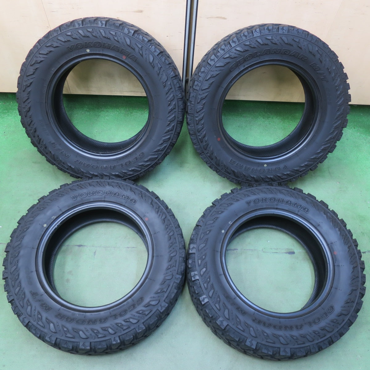バリ溝！23年！8.5分★225/70R16 ヨコハマ ジオランダー M/T G003 タイヤ 16インチ ジムニー シエラ デリカ D:5 RAV4 等★6062603イノタ