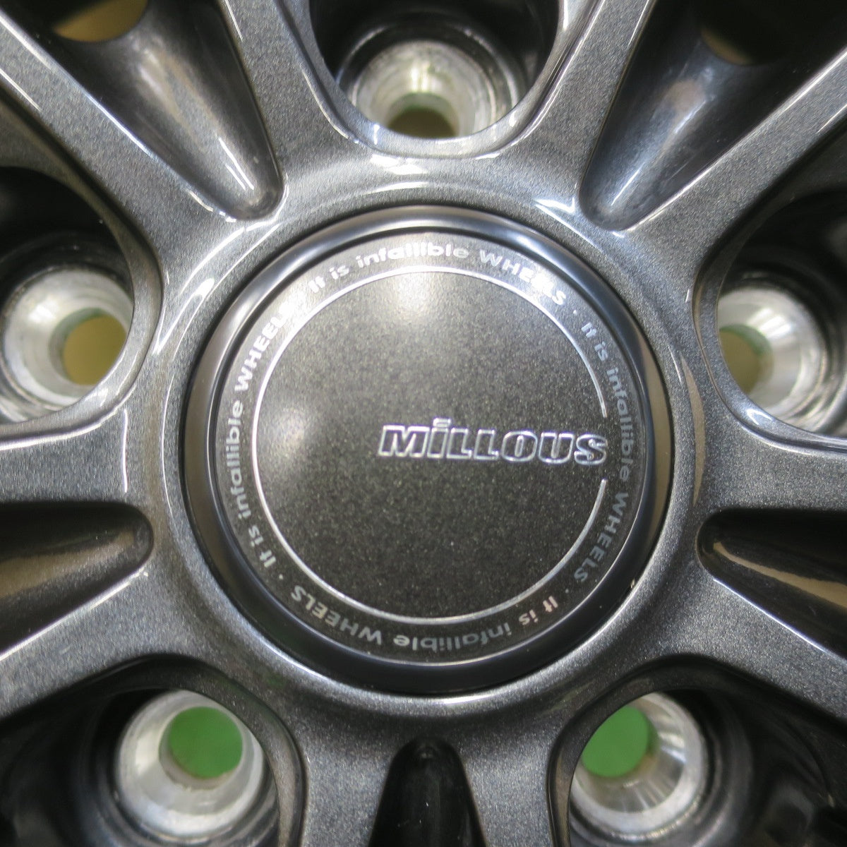 バリ溝！22年！キレイ！9.5分◎スタッドレス 205/60R16 ヨコハマ アイスガード iG60 MiLLOUS DF ミルアス 16インチ PCD114.3/5H◎6100705イス