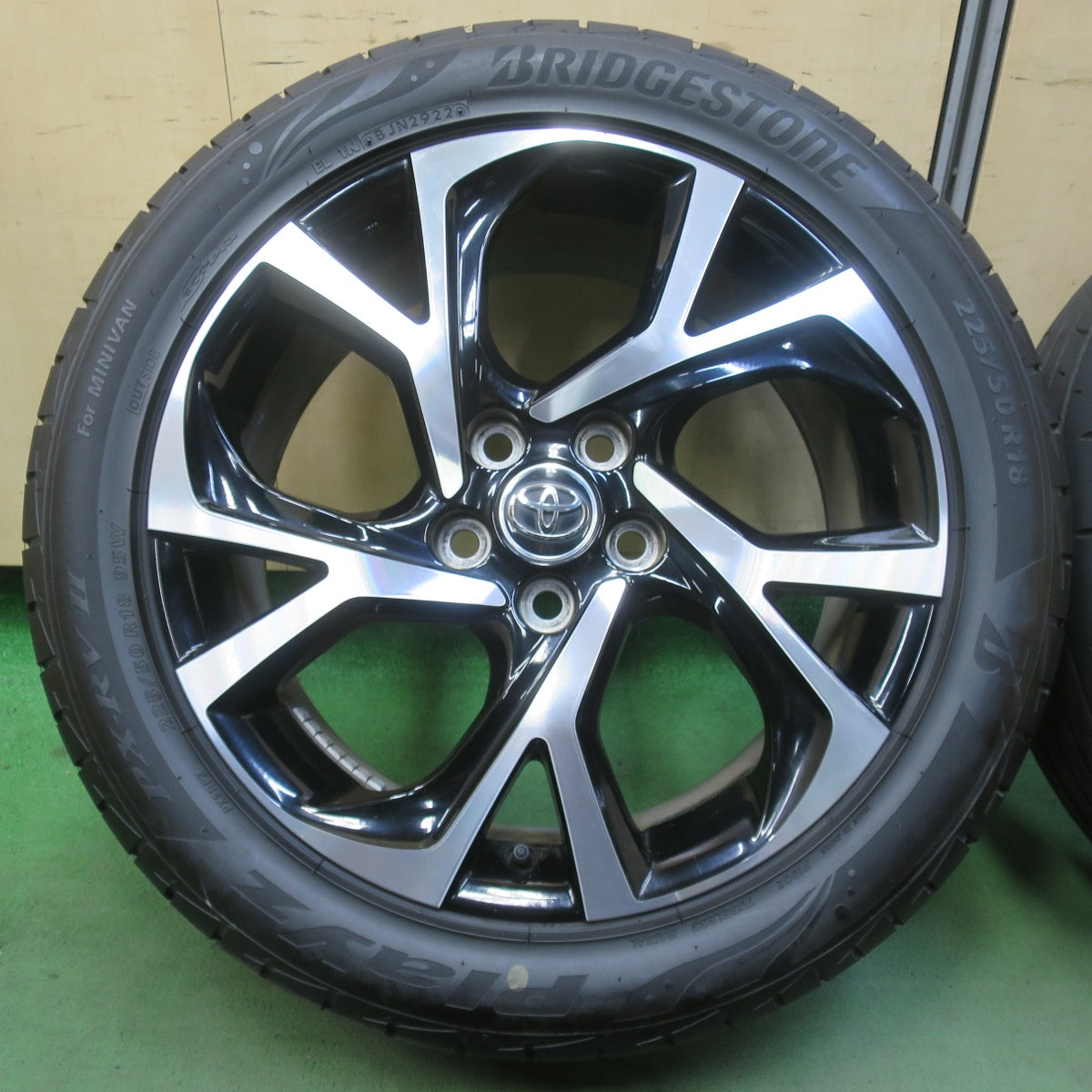 バリ溝！22年！9.5分★トヨタ CH-R 純正 225/50R18 ブリヂストン ポテンザ RE050A プレイズ PX-RV2 18インチ CHR PCD114.3/5H★6051404イノ
