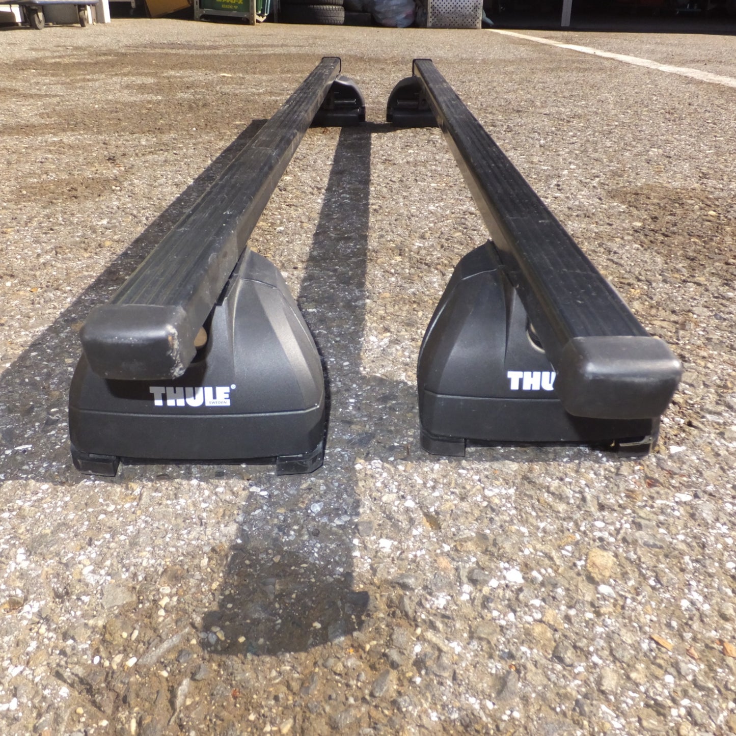 [送料無料] 岐阜発★スーリー THULE ベースキャリア 853-2341-07 2本 セット　バー 長さ 約 122cm★