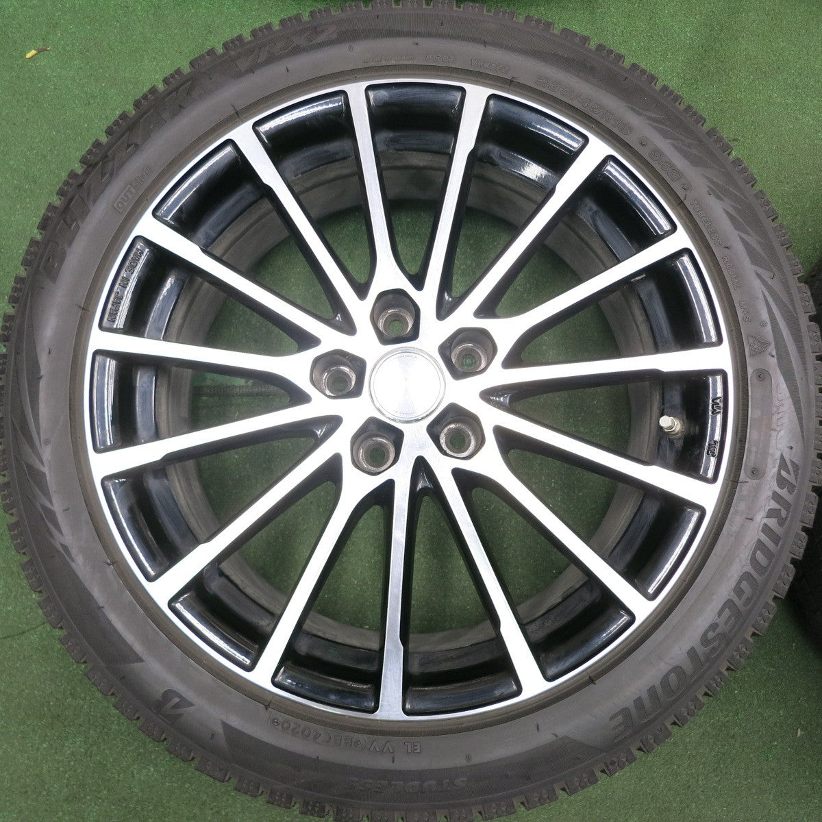 *送料無料* 4本価格！20年★スタッドレス 235/45R18 ブリヂストン ブリザック VRX2 ECO FORME エコフォルム 18インチ PCD114.3/5H★4062702HAス