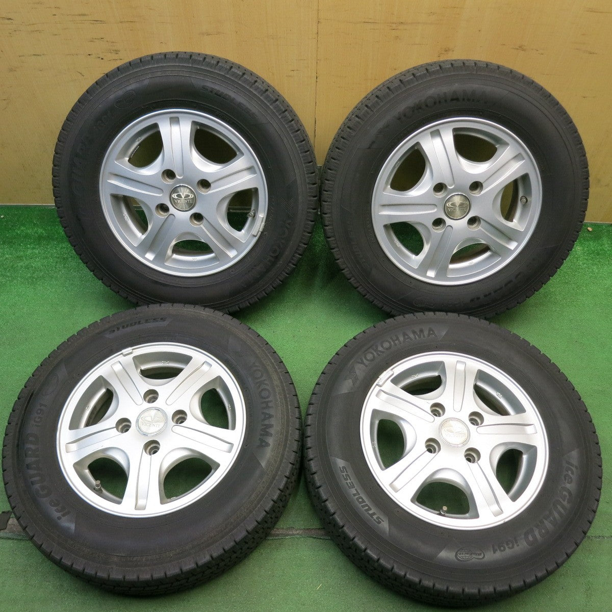 バリ溝！22年！キレイ！9.5分◎スタッドレス 165/80R14 97/95N ヨコハマ アイスガード iG91 VICENTE -03 ヴィセンテ 14インチ PCD114.3/4H◎6071108HAス