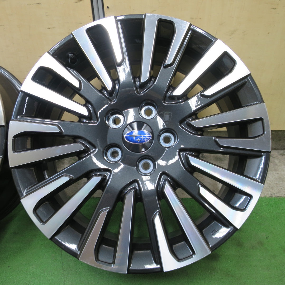 新車外し◎スバル レヴォーグ レイバック 純正 ホイール 18インチ 18×7J PCD114.3/5H◎6092601NGホ