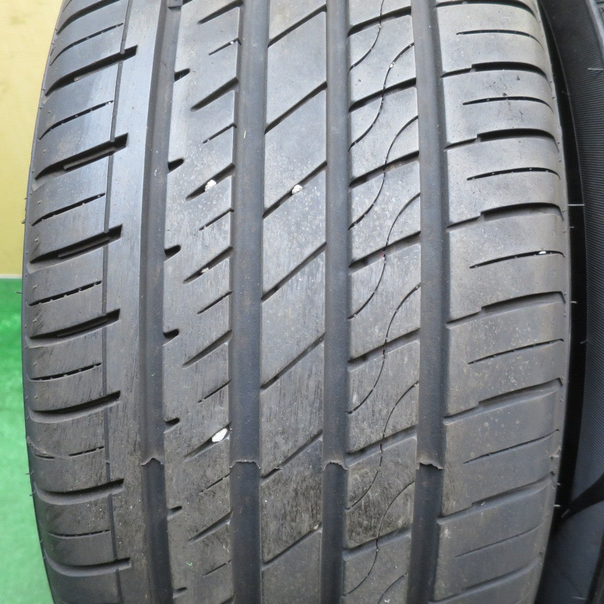 バリ溝！23年！9.5分★アウディ 等 245/40R20 グリンランダー L-ZEAL56 社外 アルミ 20インチ PCD112/5H★6052205NJノ