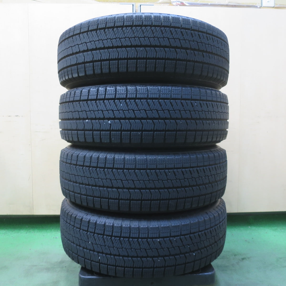 バリ溝！キレイ！9分◎スタッドレス 195/65R16 ブリヂストン ブリザック VRX2 MANARAY SPORT マナレイ スポーツ 16インチ PCD100/4H◎6101605イス