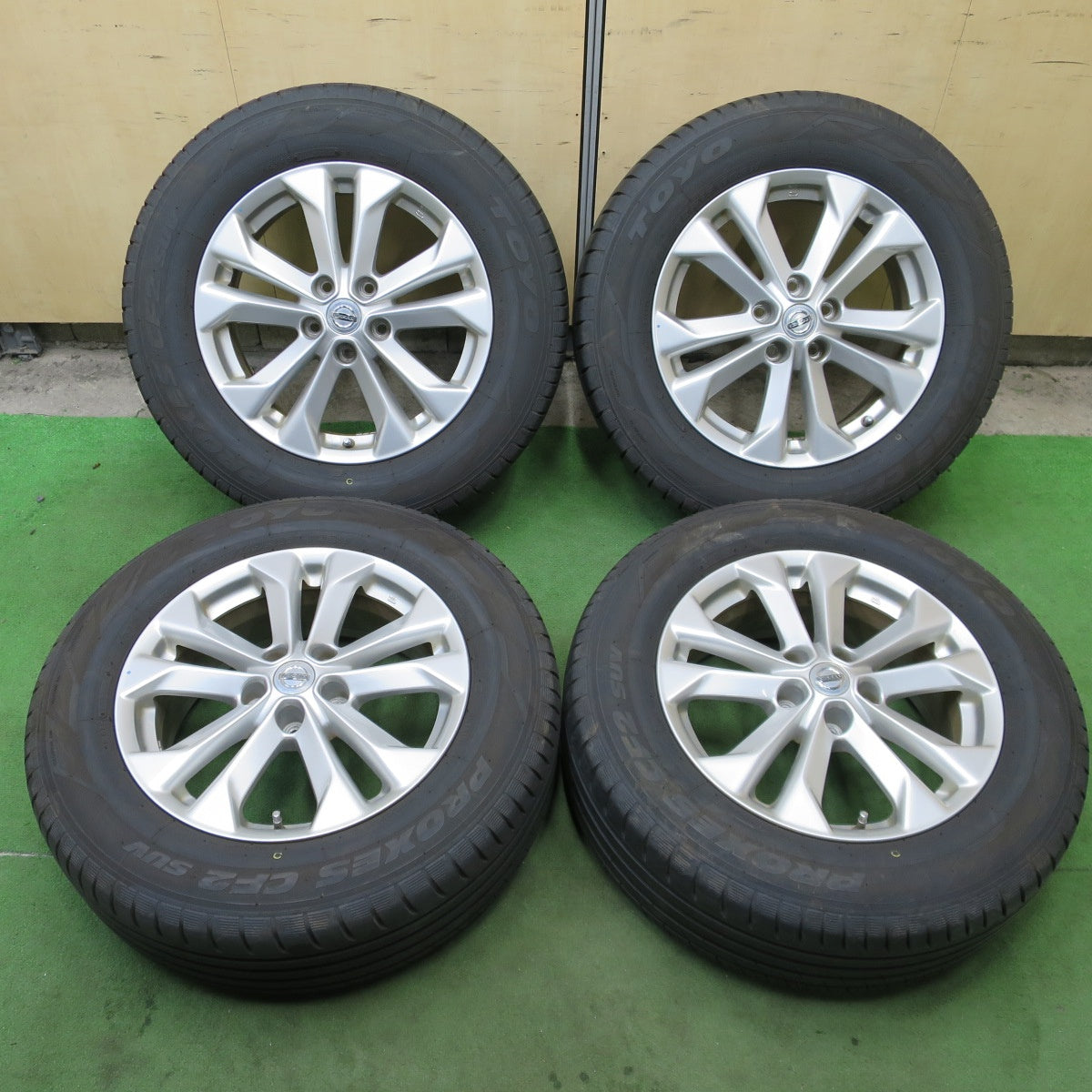 バリ溝！9.5分★日産 T32 エクストレイル 純正 225/65R17 トーヨー プロクセス CF2 SUV 17インチ PCD114.3/5H★6021104ナノ