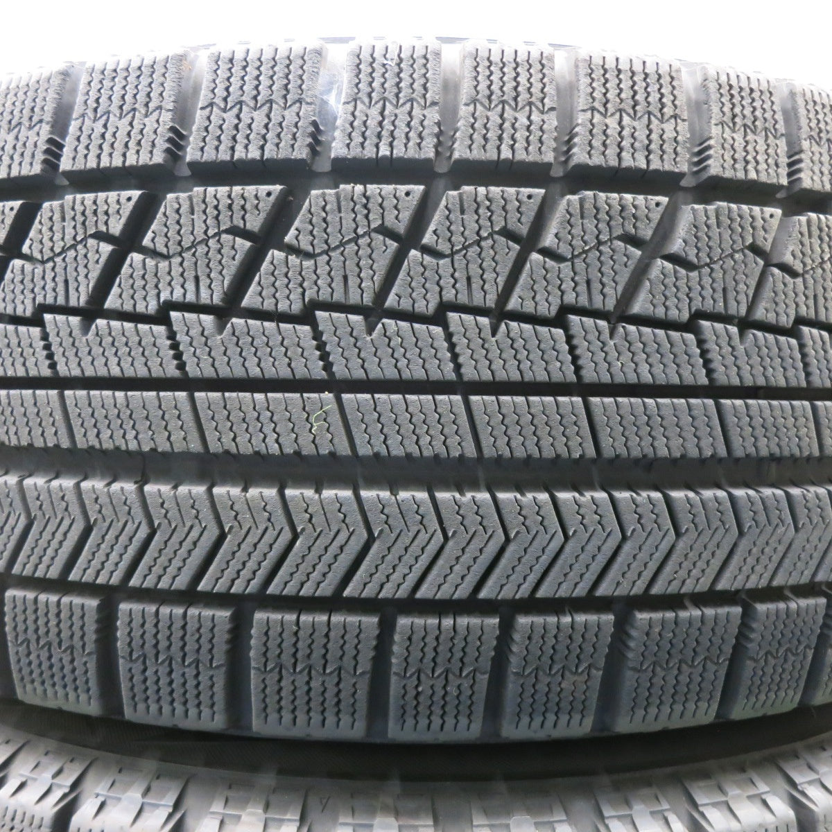 送料無料* バリ溝！9.5分☆日産 E52 エルグランド ライダー 純正