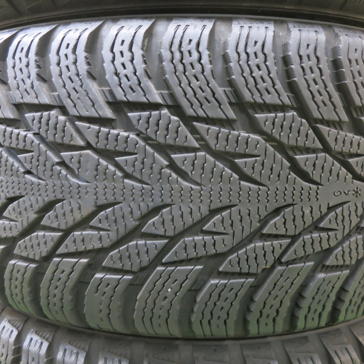 バリ溝！9分★BMW 等 MAK FAHR 225/40R18 スタッドレス ノキアン タイヤ ハッカペリッタ R3 ファー 18インチ PCD112/5H★6012002ナス