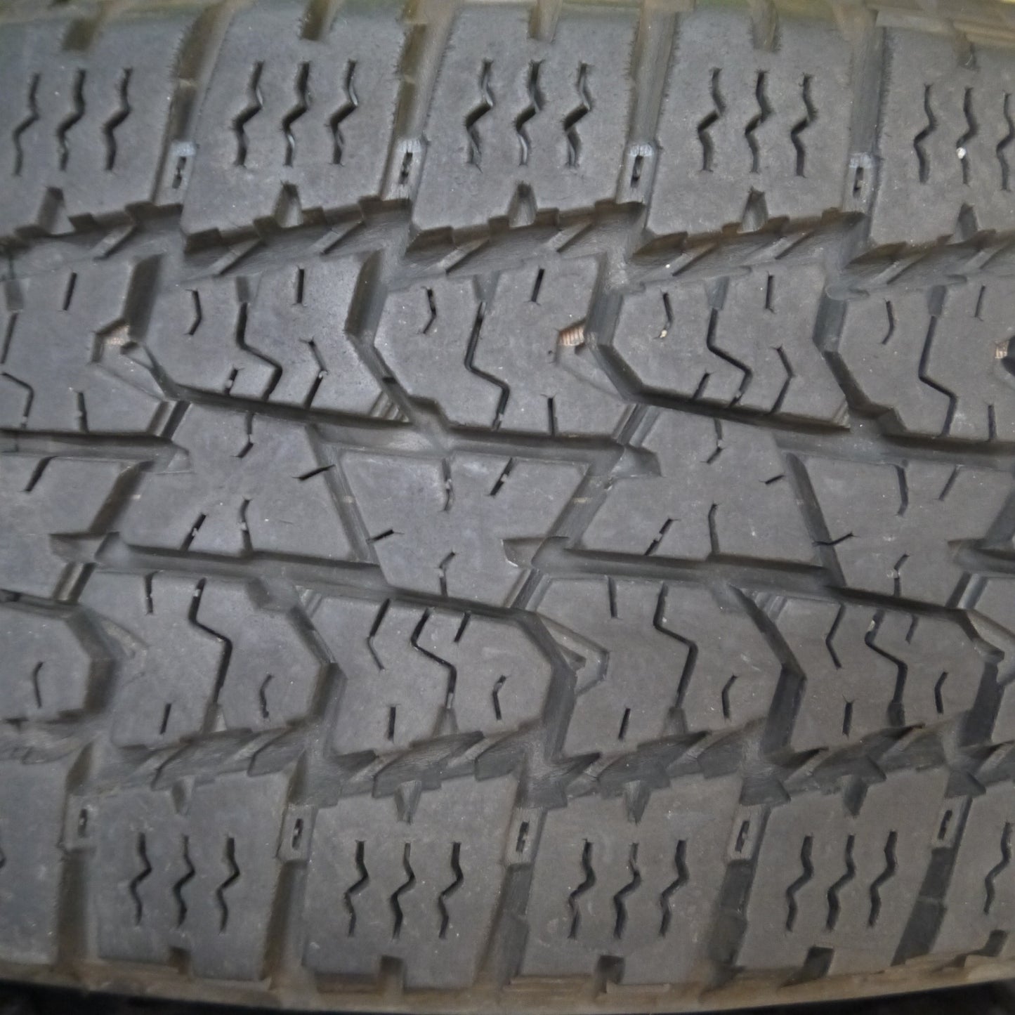 *送料無料* バリ溝！21年！キレイ！9分★175/65R15 マッドスター ラジアル A/T ホワイトレター TOPY スチール ホイール 15インチ PCD100/4H★4061704Hノ