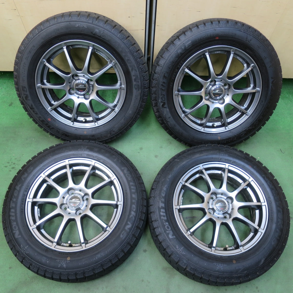 ほぼ未使用！24年！キレイ★スタッドレス 185/65R15 オートバックス ノーストレック N5 SCHNEIDER シュナイダー 15インチ PCD100/4H★6021110イス