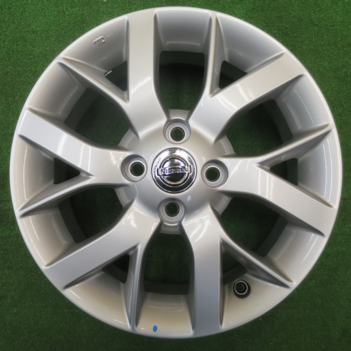 新車外し★日産 E12 ノート 純正 ホイール 15インチ 15×5.5J PCD100/4H★5111602NJホ