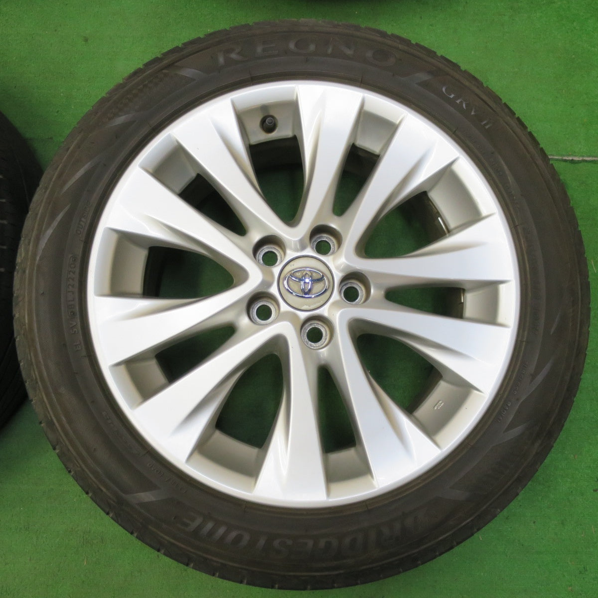*送料無料* 4本価格！20年★トヨタ 20系 アルファード ヴェルファイア 純正 235/50R18 ブリヂストン レグノ GRV2 PCD114.3/5H★4080101イノ