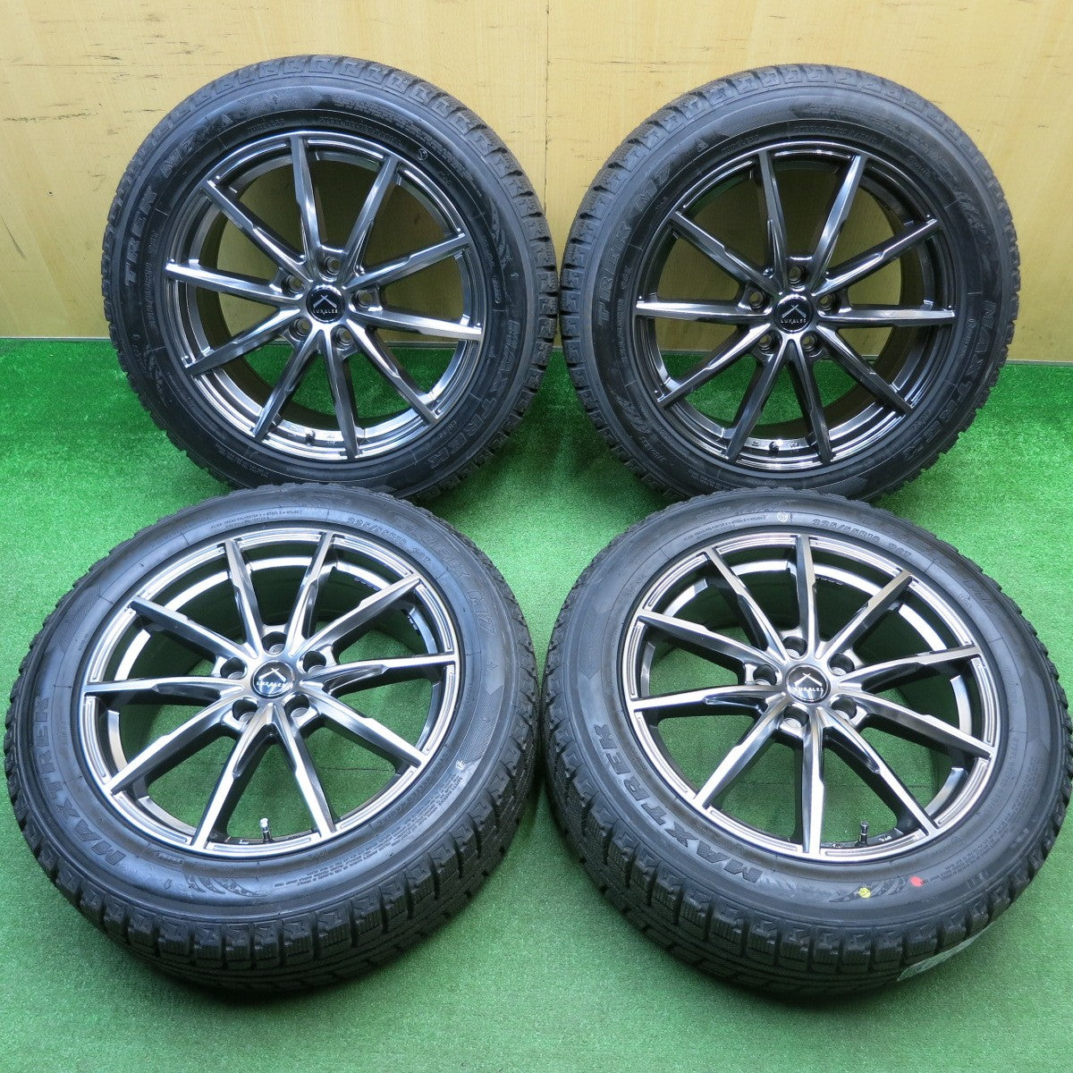 未使用！24年！美品★スタッドレス 225/55R18 マックストレック TREK M7 LUXALES PW-X2 ラグザレス 18インチ PCD114.3/5H★5120605HAス