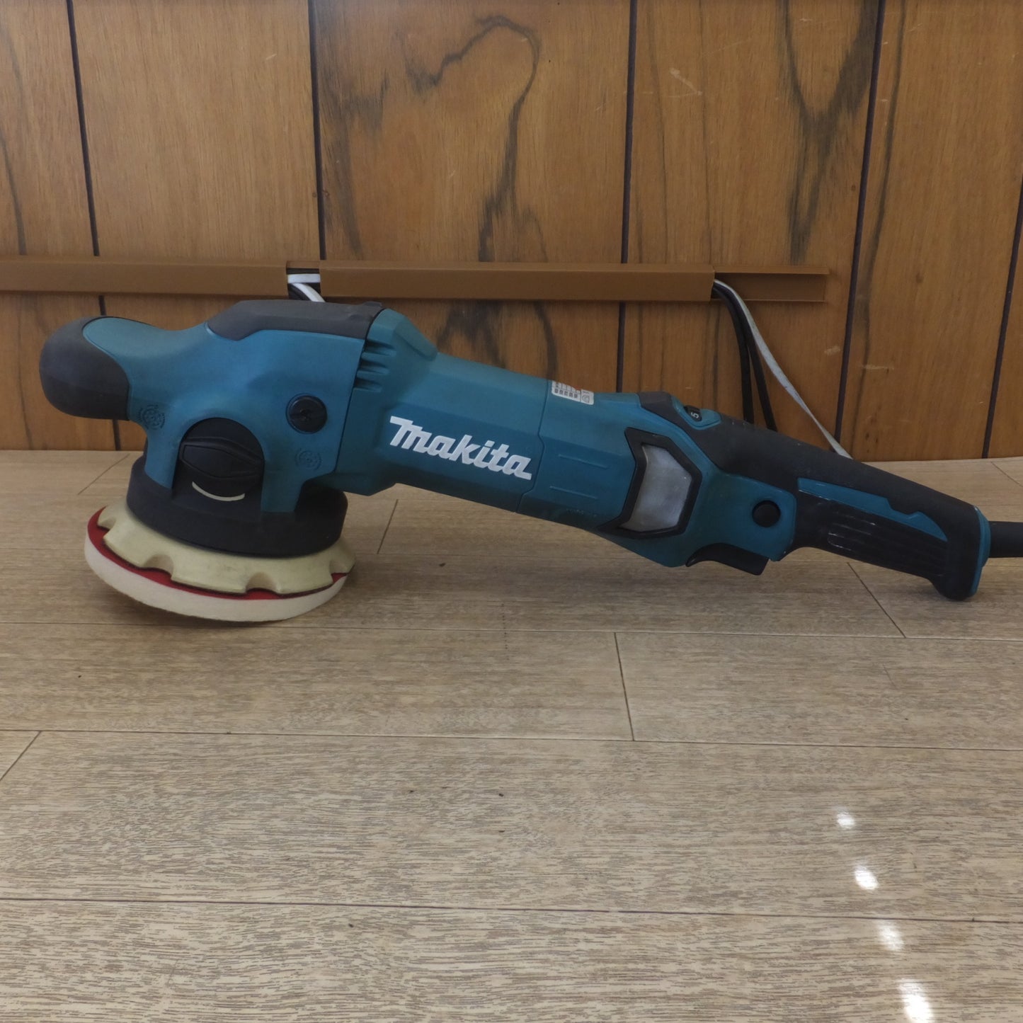 [送料無料] 美品★マキタ makita 125mm ランダムオービットポリッシャ PO5000C　100V～ 9.5A 50-60Hz 900W★