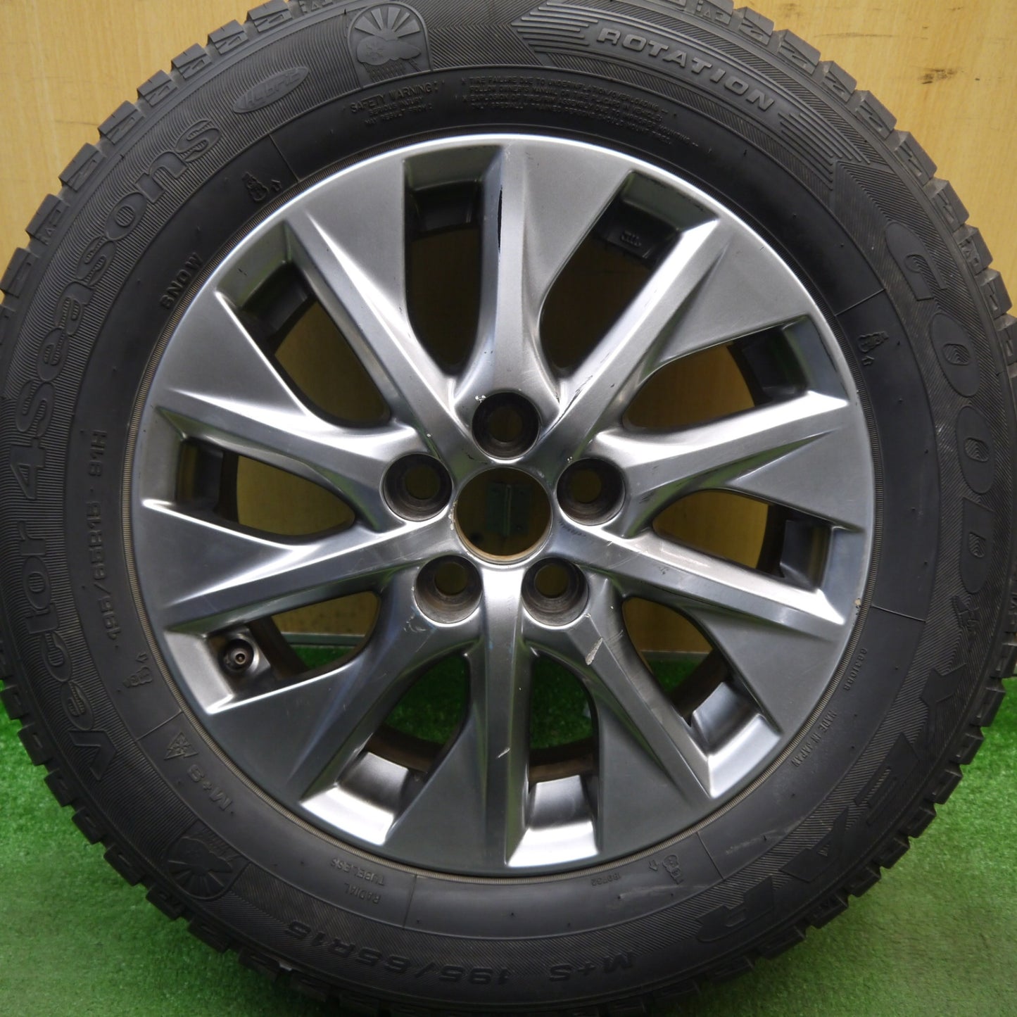 バリ溝！8.5分！1本★トヨタ プリウス PHV 純正 195/65R15 グッドイヤー Vector 4Seasons オールシーズン 15インチ PCD100/5H★6020411Hス