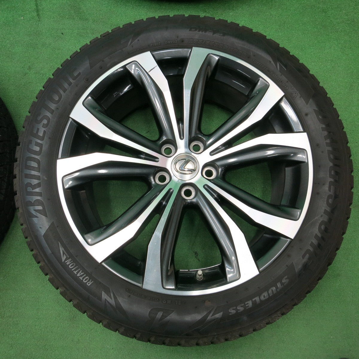 *送料無料* センサー付！キレイ！20年★レクサス RX バージョンL 純正 235/55R20 スタッドレス ブリヂストン ブリザック DM-V3 PCD114.3/5H★4051505ナス