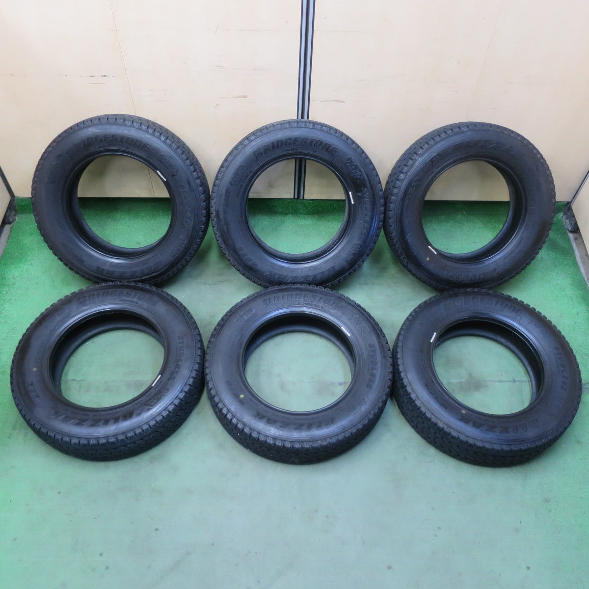 バリ溝！8.5分！6本★トラック タイヤ 175/75R15 103/101L スタッドレス ブリヂストン ブリザック W979 15インチ★6052511イスタ