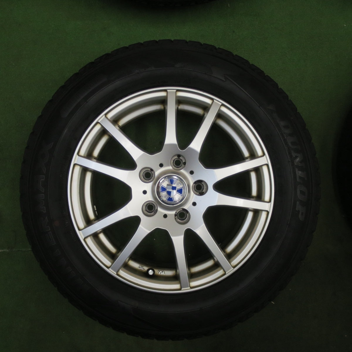 バリ溝！9分★スタッドレス 195/65R15 ダンロップ ウインターマックス WM02 GMach 15インチ PCD114.3/5H★6022305TTス