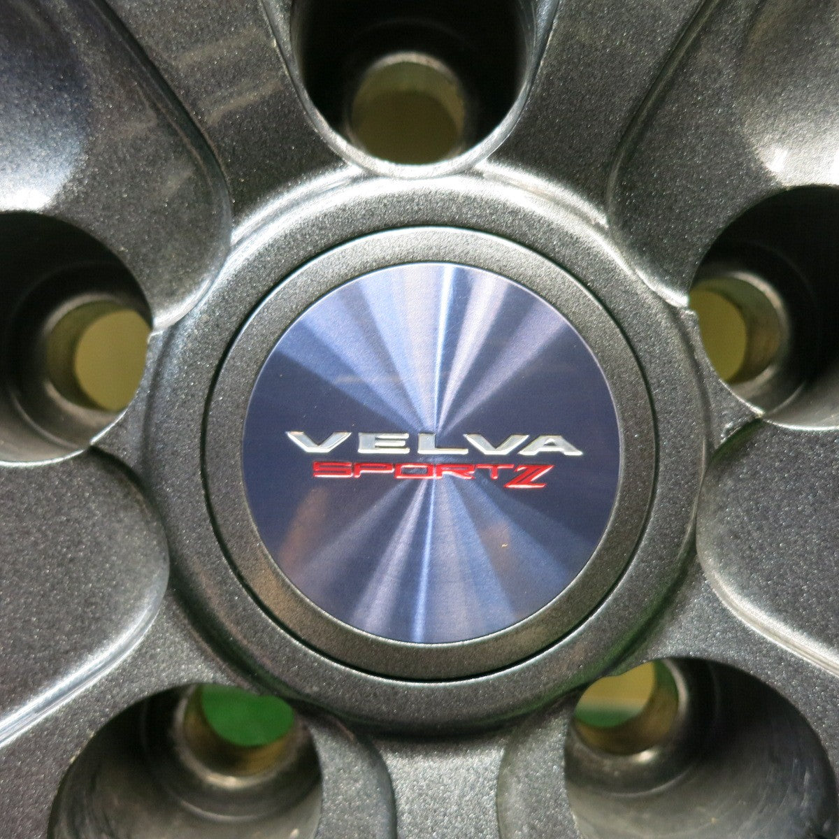 キレイ◎スタッドレス 215/60R17 ブリヂストン ブリザック VRX VELVA SPORTZ ヴェルヴァ 17インチ PCD114.3/5H◎6071207HAス